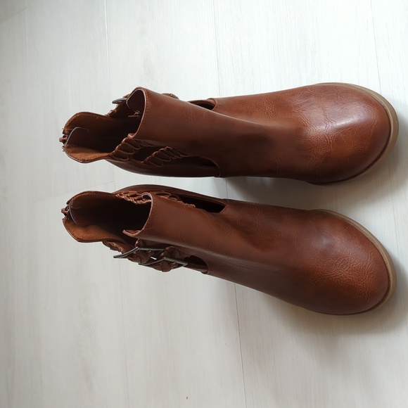 American Eagle Strappy Heel Ankle Boots sz 9 - Picture 2 of 9